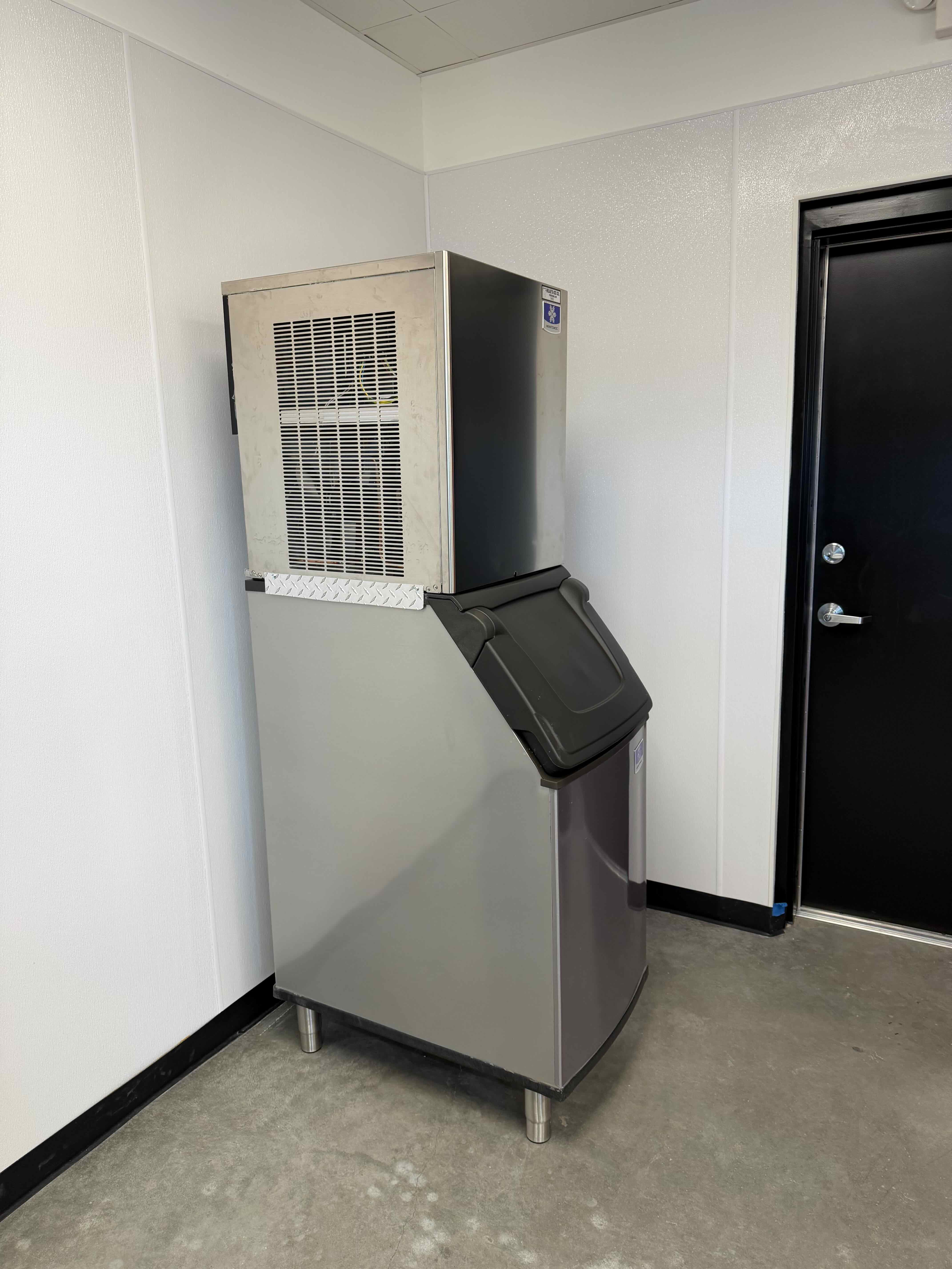 Ice dispenser unit